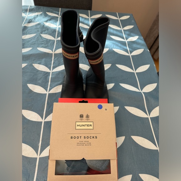 Toddler Navy blue rainboots with original boot socks. - Picture 3 of 8